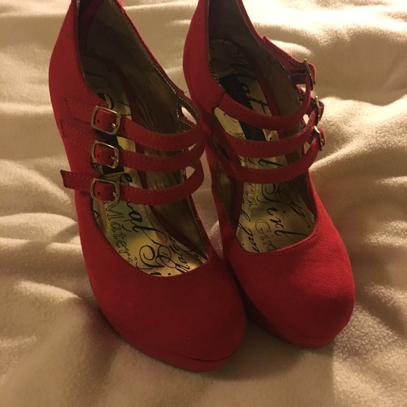 Red High Heels - Picture 2 of 5